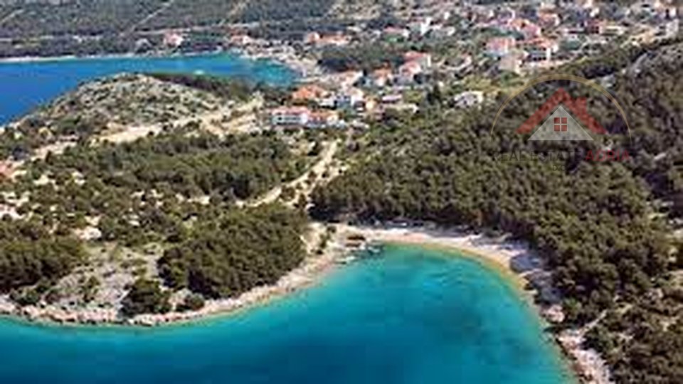 Prodaje se građevinsko zemljište u industrijskoj zoni u Sv. Filip i Jakov, blizu Biograd na Moru, Hrvatska