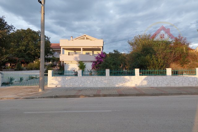 Haus zum Verkauf in Polača bei Zadar