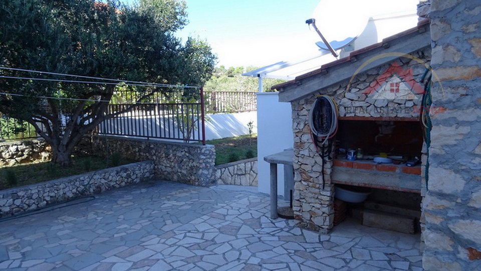 A villa with a swimming pool in Ražanj for sale