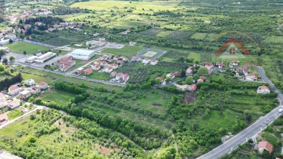 Beautiful land for sale in Benkovac