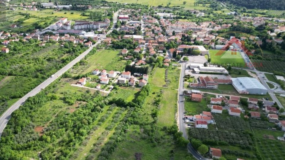 Wunderschönes Grundstück in Benkovac