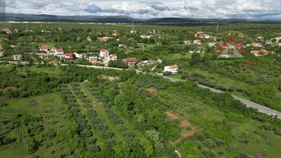 Atraktivno zemljište u Benkovcu