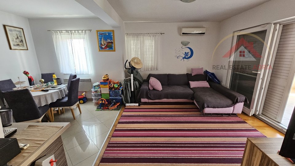 Prodaje se dvosobni stan u Biogradu na Moru, Dalmacija, Hrvatska
