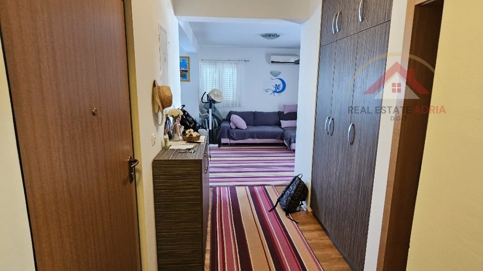 Prodaje se dvosobni stan u Biogradu na Moru, Dalmacija, Hrvatska