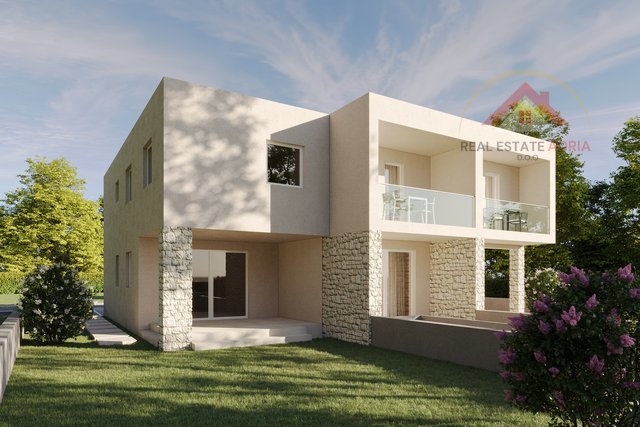 Prodaje se kuća u nizu, dvoetažni trosobni stan sa vrtom, Vodice, Šibenska županija, Hrvatska