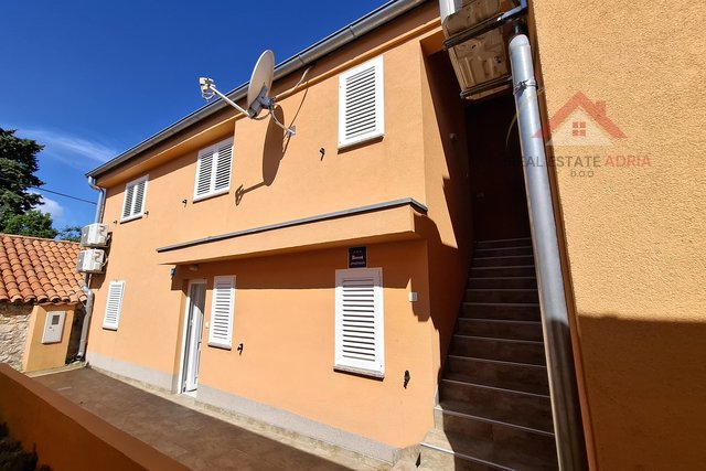 For sale house in Biograd na Moru with three furnished one-room apartments, Dalmatia, Zadar County
