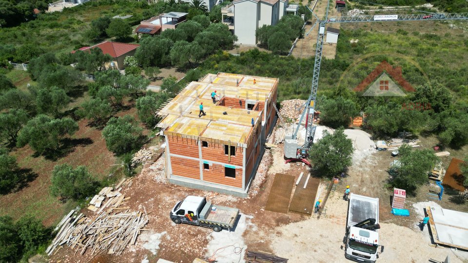 PENTHOUSE-Wohnung zum Verkauf mit Meerblick und Dachterrasse in Turnje, in der Nähe von Biograd na Moru, Gespanschaft Zadar