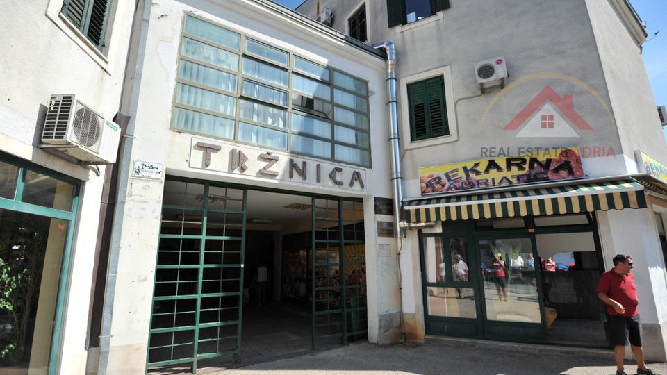 Long-term office space for rent in the market on the 1st floor in Biograd na Moru, Zadar County