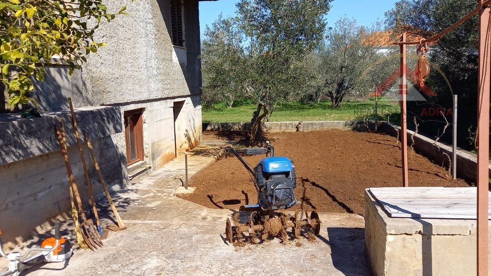 Haus zum Verkauf auf der Insel Ugljan in Poljana, Gespanschaft Zadar, Kroatien